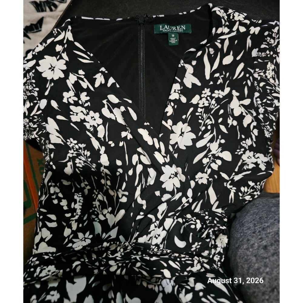 Black and white Ralph Lauren Dress Sz 16 Full Skirt, cozy soft knit, Unworn